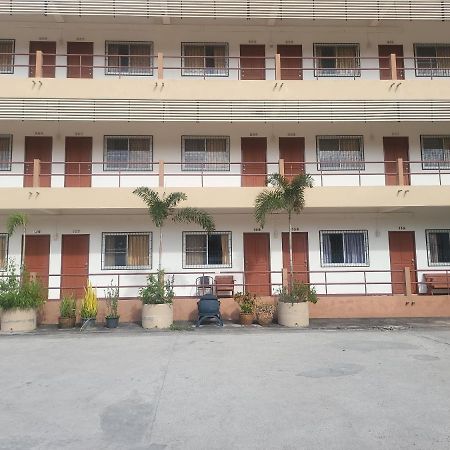 Ekaluk Place Inn Патая Екстериор снимка