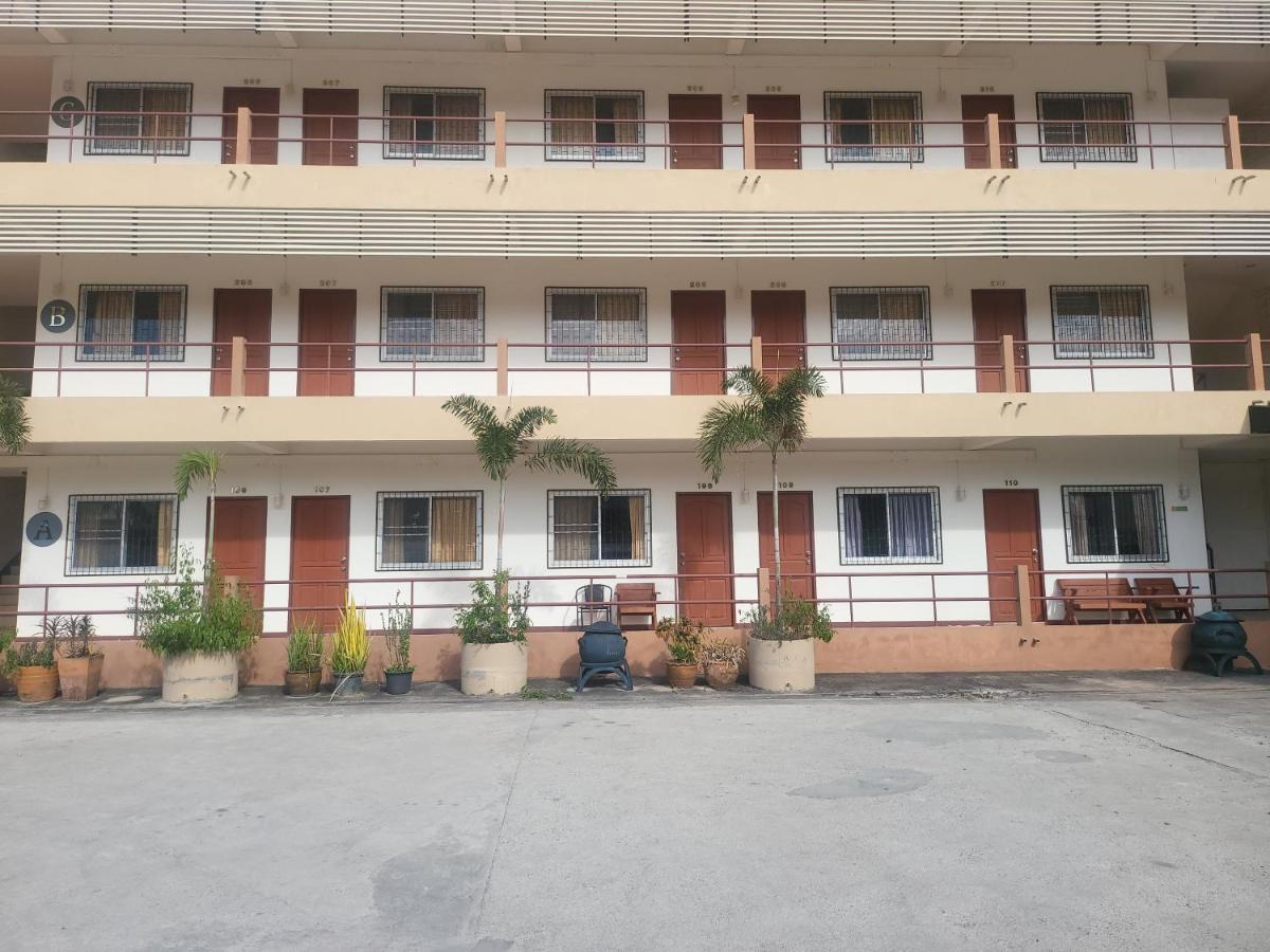 Ekaluk Place Inn Патая Екстериор снимка