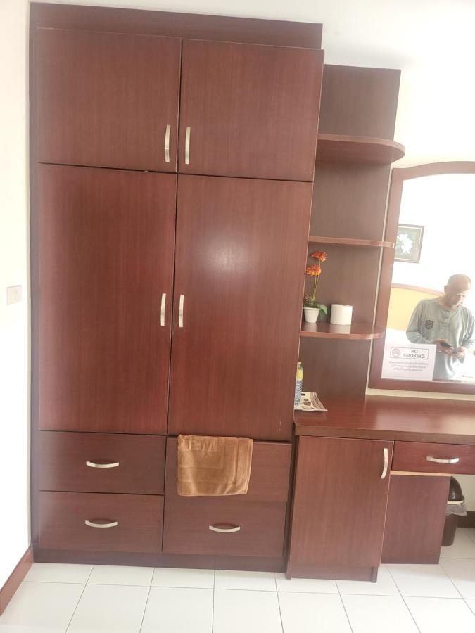 Ekaluk Place Inn Патая Екстериор снимка